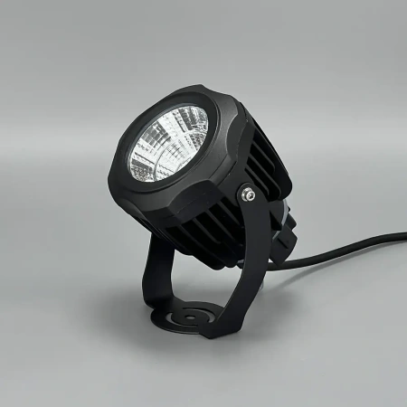 Компактный светодиодный прожектор,  G5520 LED 20W 
