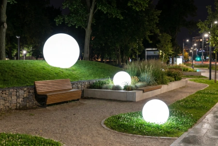 Уличный шар-светильник Moonlight 220 V 120 см white
