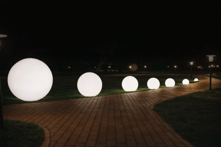 Уличный шар-светильник Moonlight 80 см white