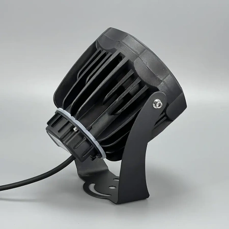 Компактный светодиодный прожектор,  G5530 LED 30W 24° 