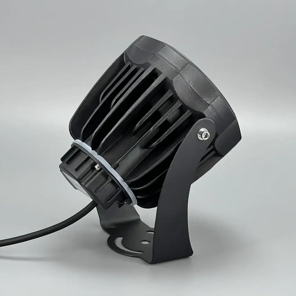 Компактный светодиодный прожектор,  G5530 LED 30W 24° 