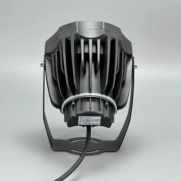 Компактный светодиодный прожектор,  G5530 LED 30W 24° 