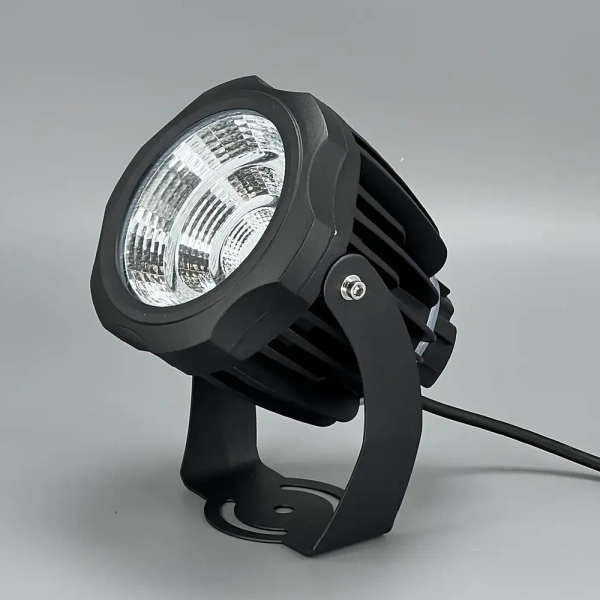 Компактный светодиодный прожектор,  G5530 LED 30W 24° 